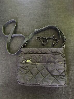 ❤️ 3/$18 Quilted Crossbody Bag in Gray - Lightweight Everyday Purse
